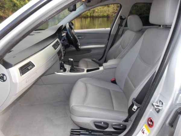 2008 BMW 3 Series 318i image 7