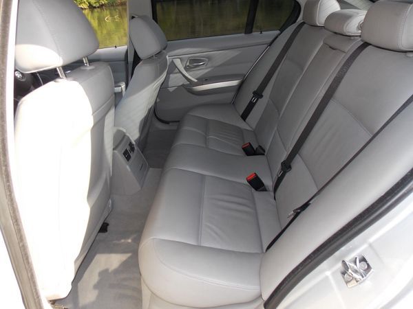 2008 BMW 3 Series 318i image 8