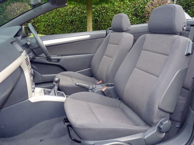 2008 Vauxhall Astra Twin Top Sport image 6