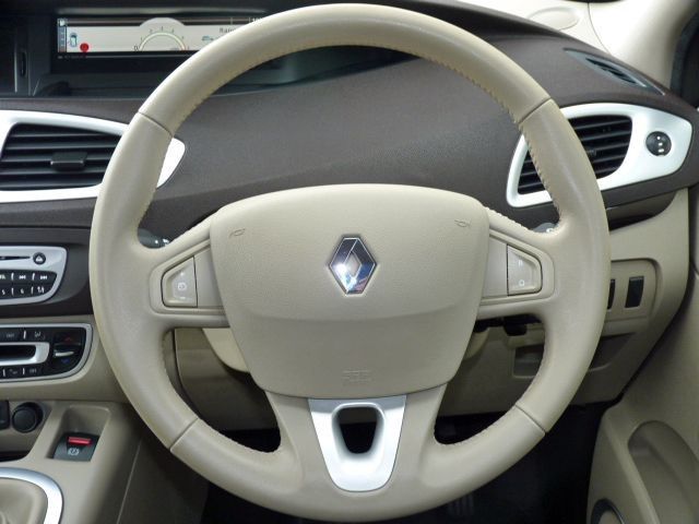 2010 Renault Scenic 1.5 DCI image 8