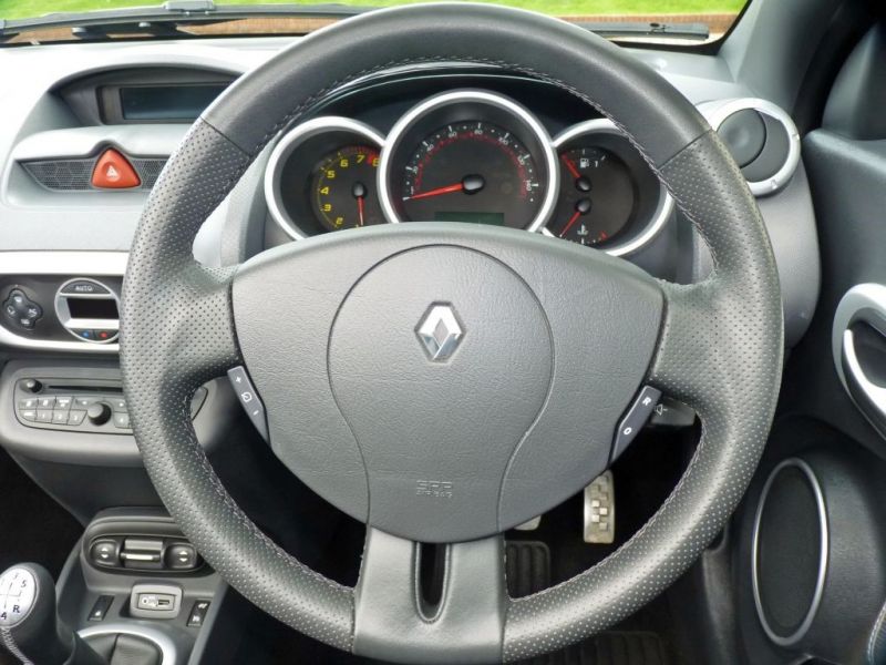 2011 Renault Wind Roadster Dynamique S VVT image 7