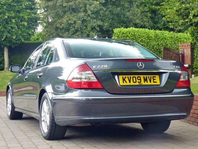 2009 Mercedes E220 2.1 CDI Avantgarde image 3