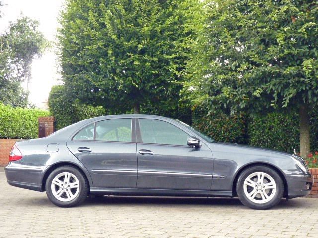 2009 Mercedes E220 2.1 CDI Avantgarde image 4