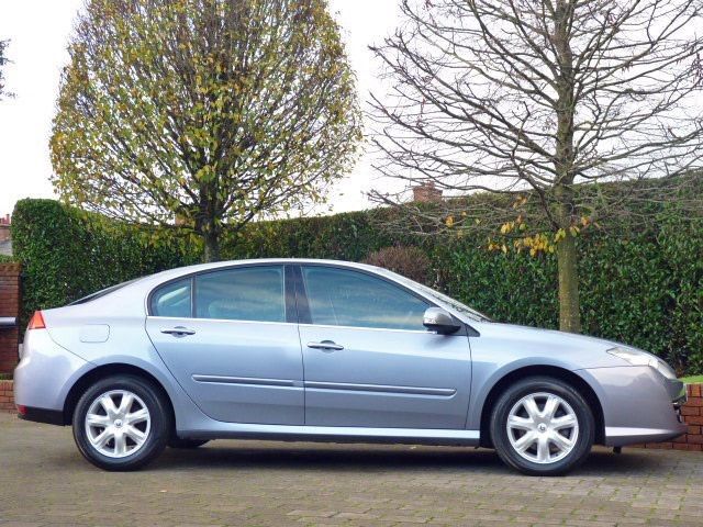 2008 Renault Laguna Dynamique DCI image 3