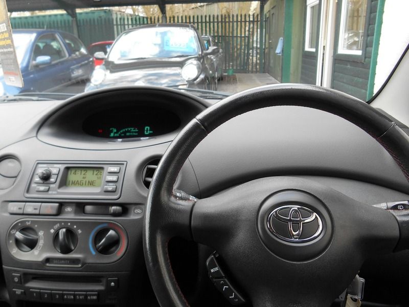 2005 Toyota Yaris 1.3 VVT-I image 8