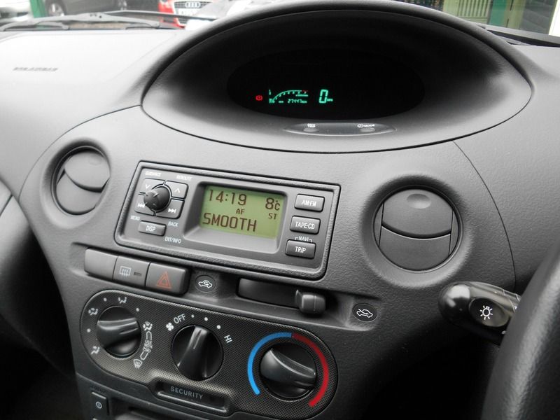 2005 Toyota Yaris 1.0 VVT-I image 8