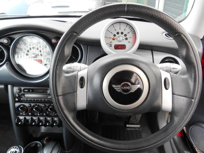 2004 MINI Cooper 1.6I 16V image 8