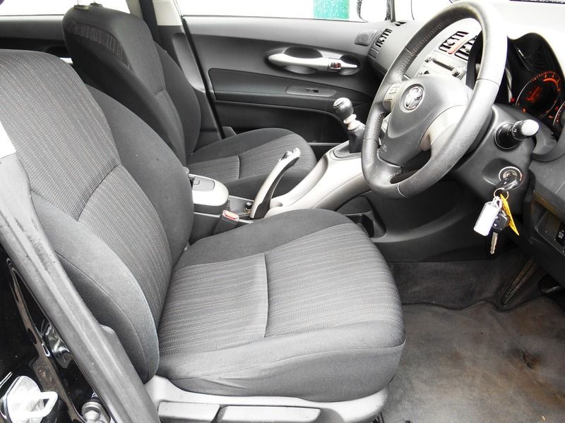 2009 Toyota Auris 1.33 VVT-I 5dr image 6