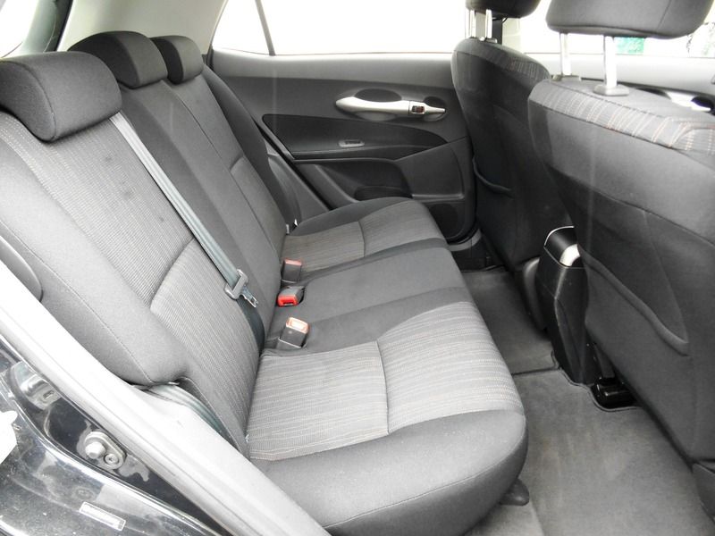 2009 Toyota Auris 1.33 VVT-I 5dr image 7