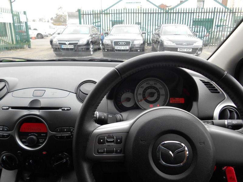 2010 Mazda 2 1.3 TS2 5dr image 8