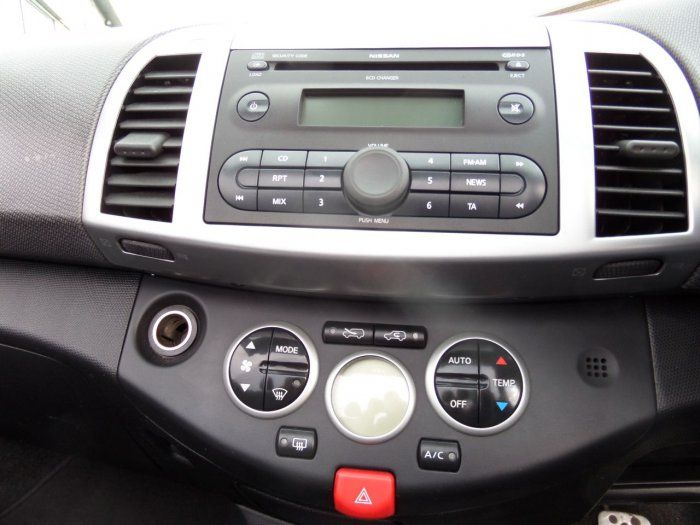 2006 Nissan Micra C + C 1.6 Essenza 2dr image 7