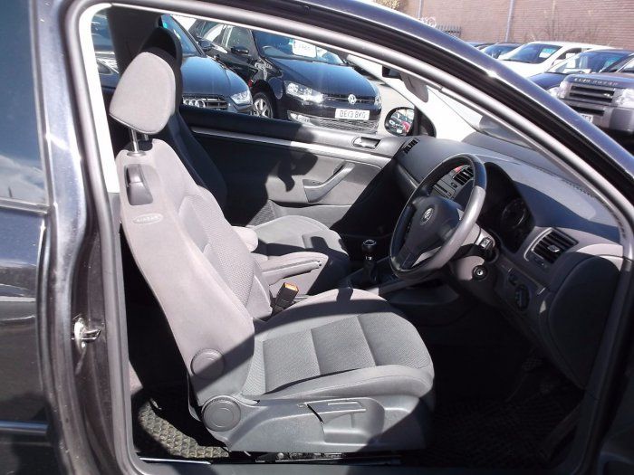 2004 Volkswagen Golf 2.0 GT TDI 3dr image 7