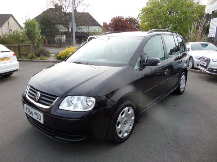 2004 Volkswagen Touran 1.6 FSI SE 5dr image 3