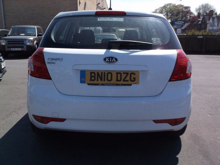 2010 Kia Cee'd 1.4 Strike 5dr image 2