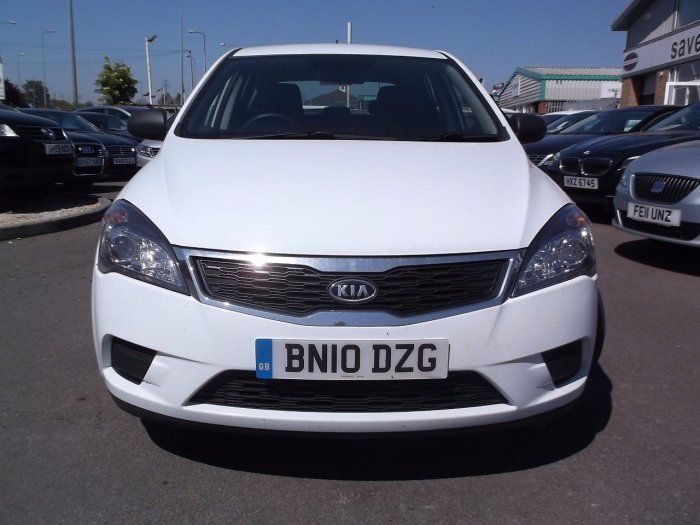 2010 Kia Cee'd 1.4 Strike 5dr image 4