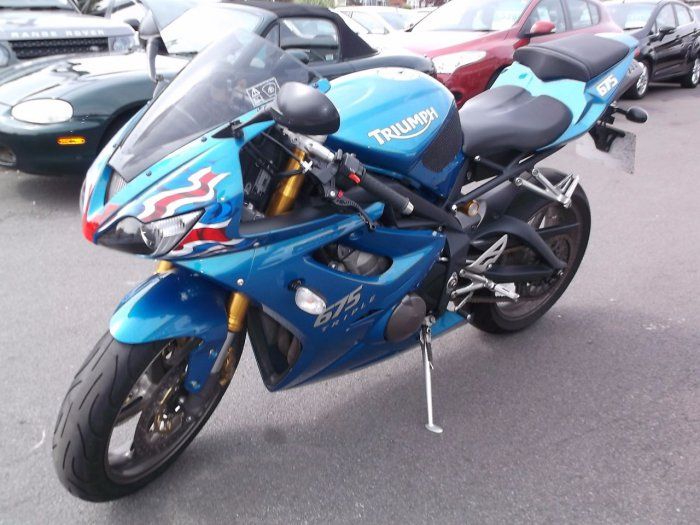 2009 Triumph 675 Daytona image 1