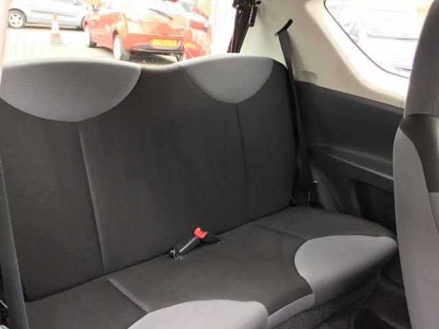 2011 CITROEN C1 1.0 VT 3DR image 8