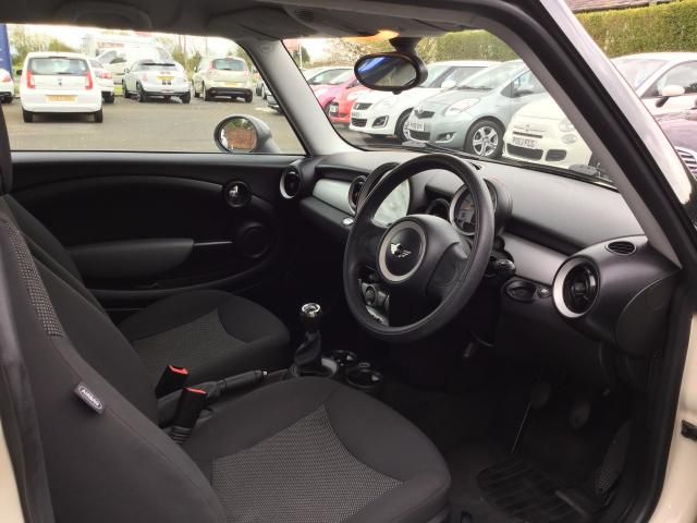 2009 MINI HATCH FIRST 1.4 3DR image 6