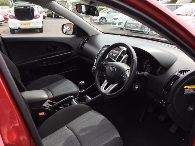 2012 KIA CEED 1.6 CRDI 5DR image 7