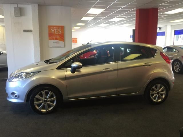 2011 FORD FIESTA 1.2 ZETEC 5d image 3