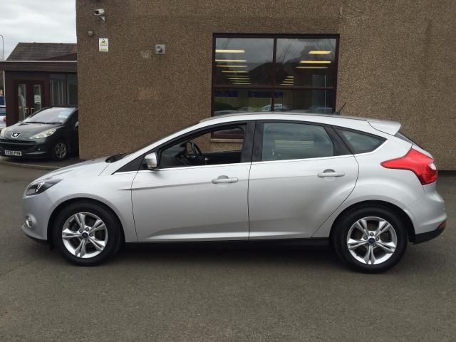 2012 FORD FOCUS 1.6 ZETEC TDCI 5d image 2