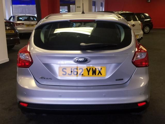 2013 FORD FOCUS 1.6 ZETEC TDCI 5d image 4