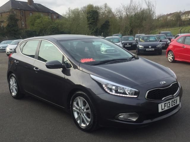 2013 KIA CEED 1.6 2 CRDI 5d image 1