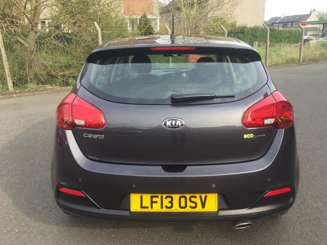 2013 KIA CEED 1.6 2 CRDI 5d image 3