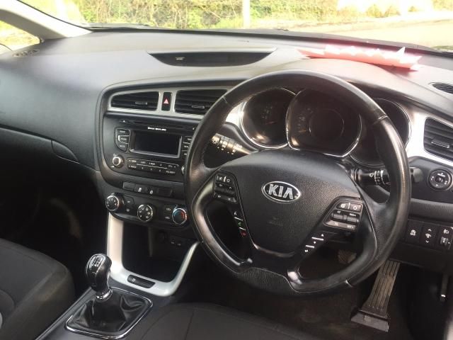 2013 KIA CEED 1.6 2 CRDI 5d image 5