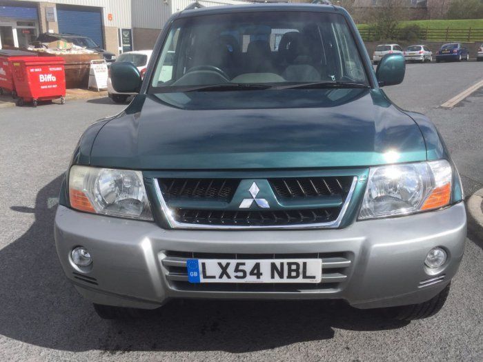 2004 Mitsubishi Shogun 3.2 EQUIPPE image 2