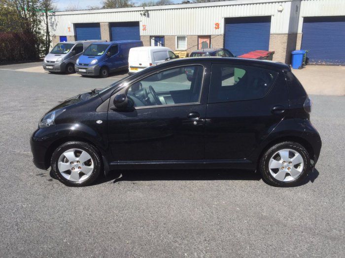 2010 Toyota Aygo 1.0 VVT-i 5dr image 3