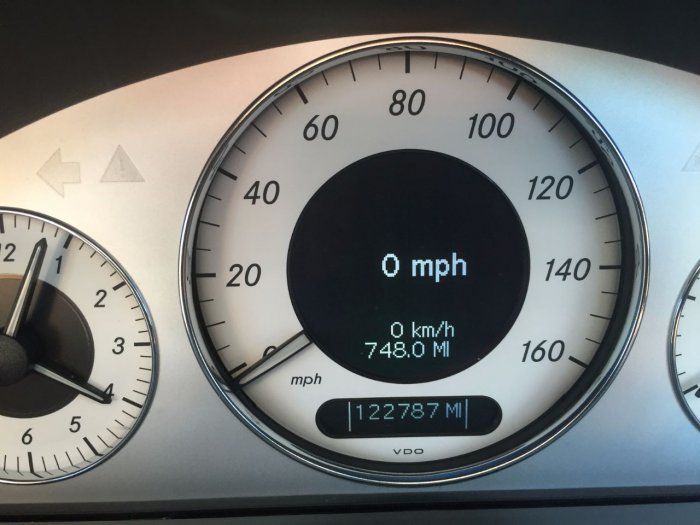 2004 Mercedes-Benz 2.7 E270 CDI 4dr image 8