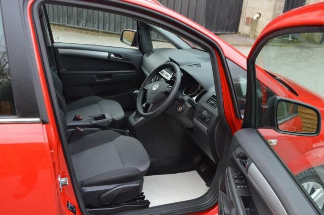 2012 VAUXHALL ZAFIRA 1.7 CDTI 5d image 4