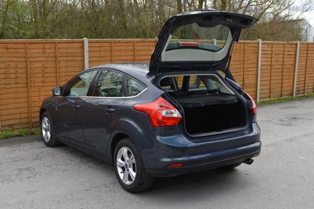 2012 FORD FOCUS 2.0 ZETEC TDCI 5d image 8