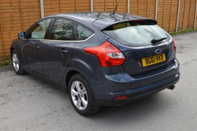 2012 FORD FOCUS 2.0 ZETEC TDCI 5d image 5