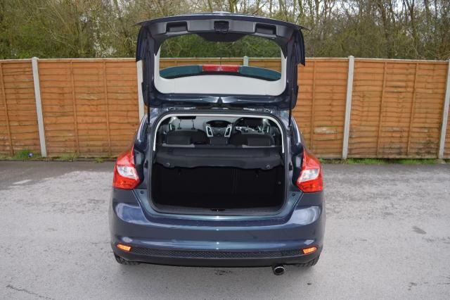 2012 FORD FOCUS 2.0 ZETEC TDCI 5d image 6