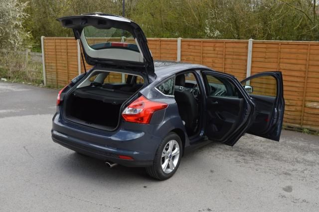 2012 FORD FOCUS 2.0 ZETEC TDCI 5d image 7