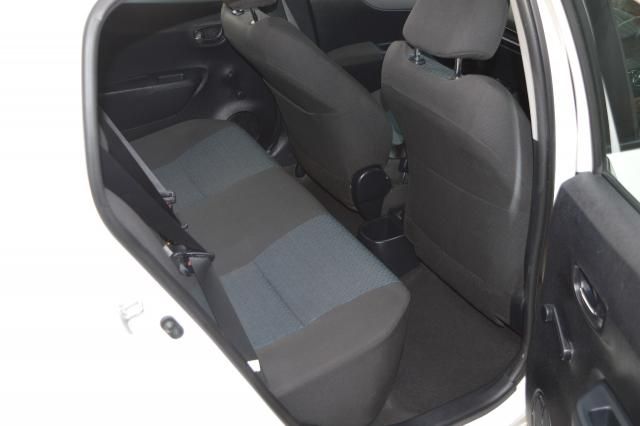 2012 TOYOTA YARIS 1.3 VVT-I TR 5d image 3