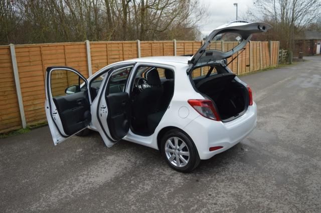 2012 TOYOTA YARIS 1.3 VVT-I TR 5d image 7