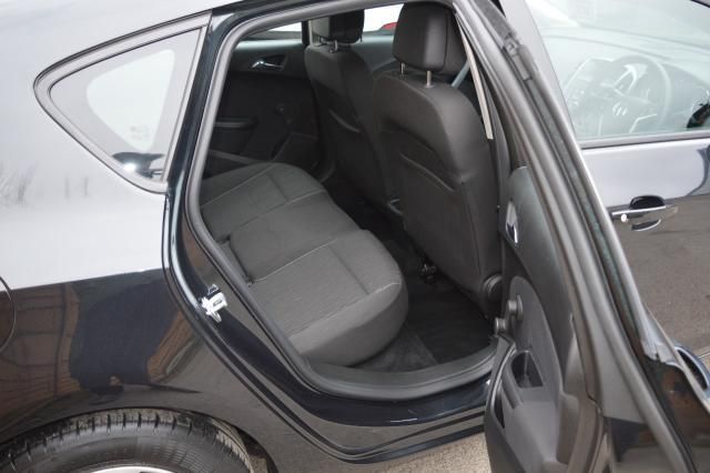 2013 VAUXHALL ASTRA 1.7 CDTI 5d image 3