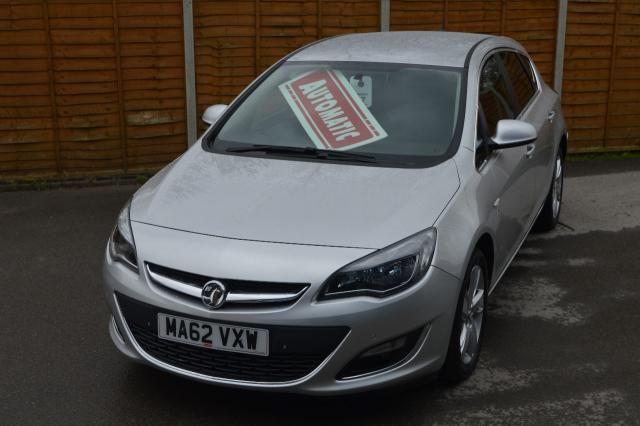 2012 VAUXHALL ASTRA 1.6 SRI 5d image 2