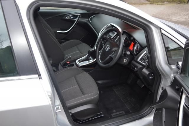 2012 VAUXHALL ASTRA 1.6 SRI 5d image 4