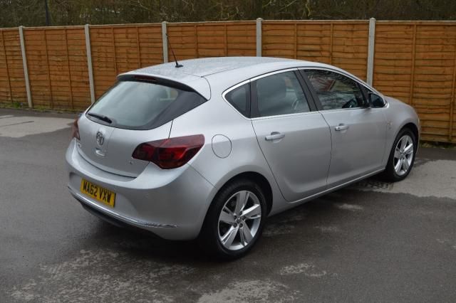 2012 VAUXHALL ASTRA 1.6 SRI 5d image 5