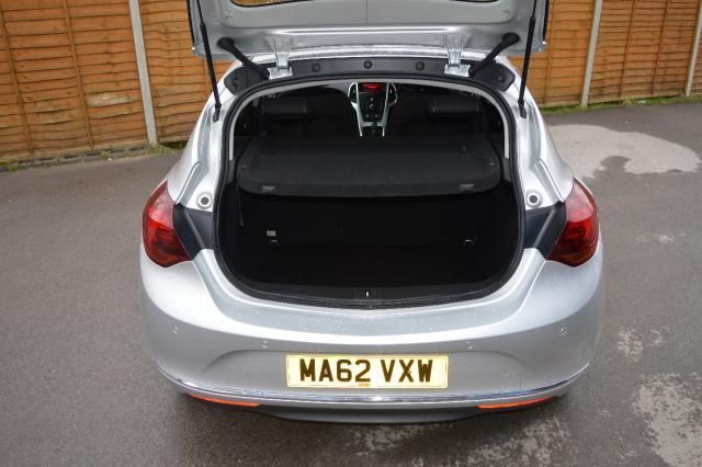 2012 VAUXHALL ASTRA 1.6 SRI 5d image 7