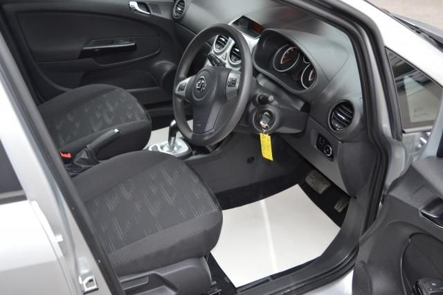 2014 VAUXHALL CORSA 1.2 5d image 4