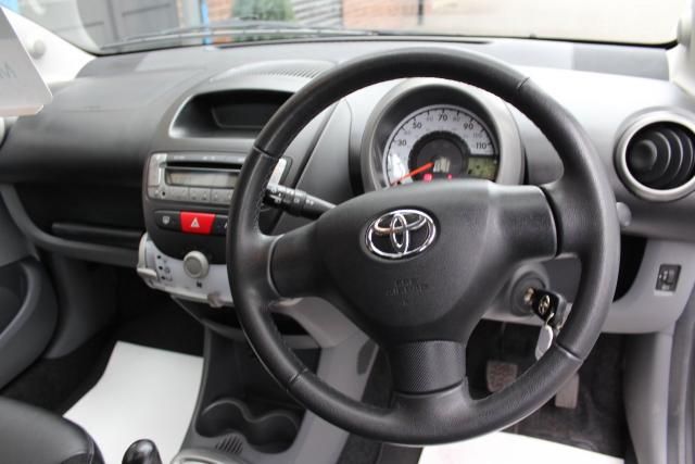 2011 TOYOTA AYGO 1.0 VVT-I ICE MM 5d image 8