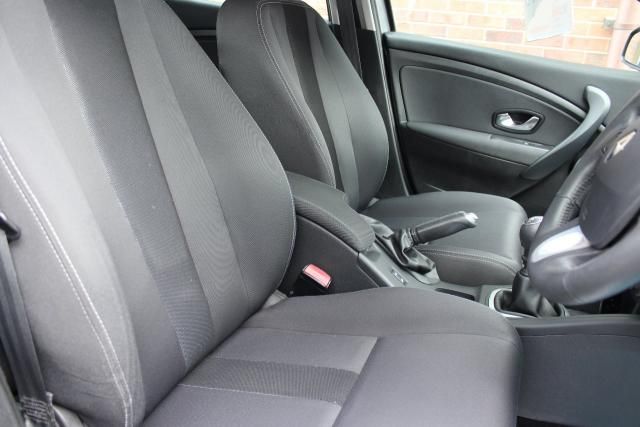 2010 RENAULT MEGANE 1.5 5d image 6