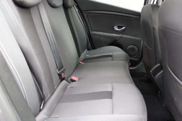 2010 RENAULT MEGANE 1.5 5d image 7