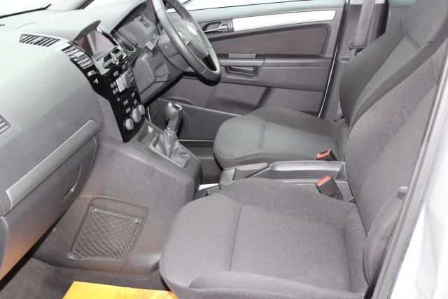 2013 VAUXHALL ZAFIRA 1.7 CDTI 5d image 4