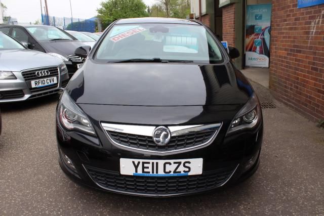 2011 VAUXHALL ASTRA 2.0 SRDTi 5d image 2